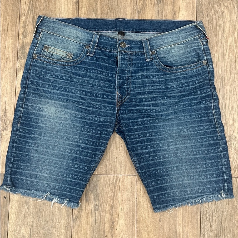 True Religion Men’s Blue Denim Jean Shorts with Tan Label Size 40